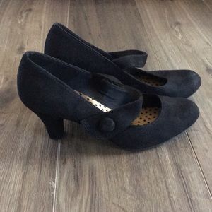 American Eagle black heels